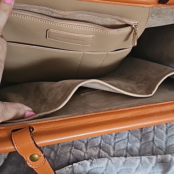 ANTONIO MELANI gold tone hand bag - Picture 6 of 10